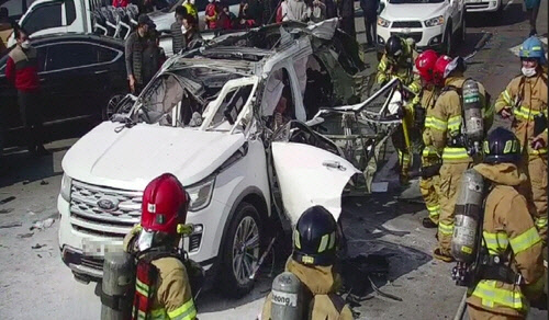 폭발한 SUV[광주 서부소방서 제공]